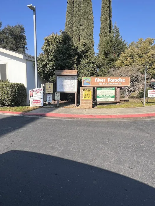 River Paradise Mobile Home Park Picture 8