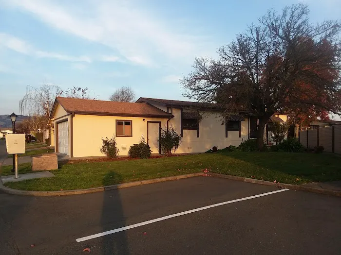 Royal Oaks Senior Mobile Home Picture 7