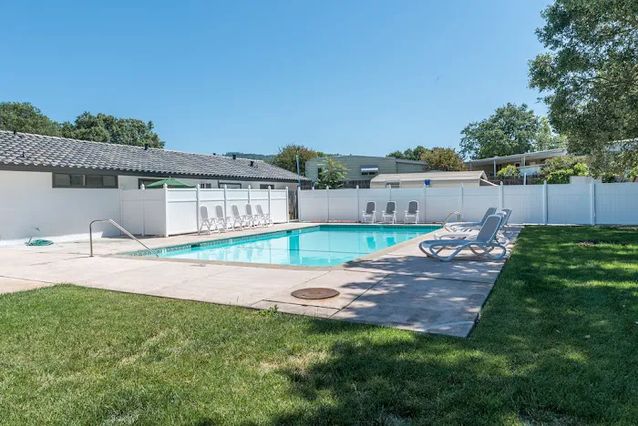 Sonoma Oaks Picture 3