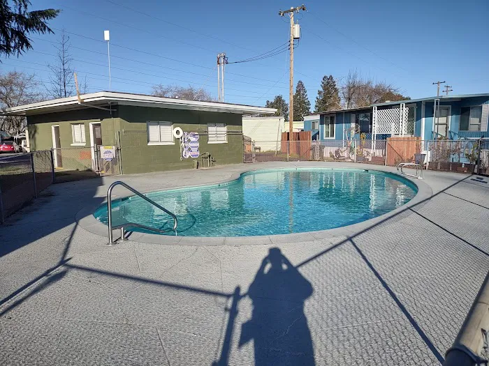 Bamboo Tree Mobile Home Park Picture 2