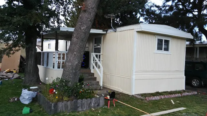 Bellevue Mobile Home Park Picture 1
