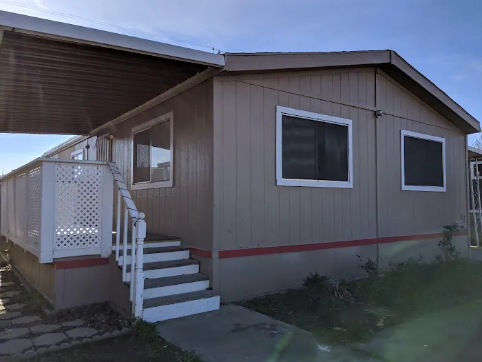 Twin Cypress Mobile Home Park space 37 Picture 2