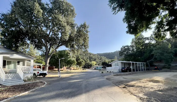 Resthaven Mobile Home Park Picture 3