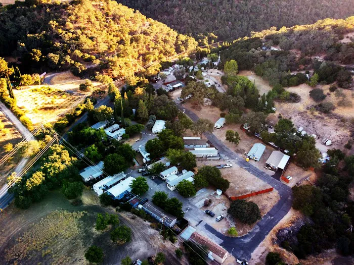 Resthaven Mobile Home Park Picture 2