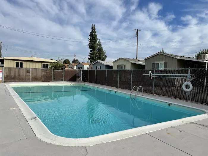 West Sacramento MH & RV Park Picture 4