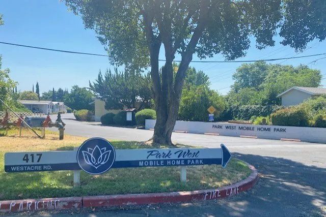 Park West Mobile Home Park Picture 4