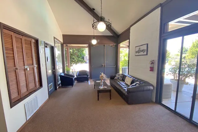 Park West Mobile Home Park Picture 9