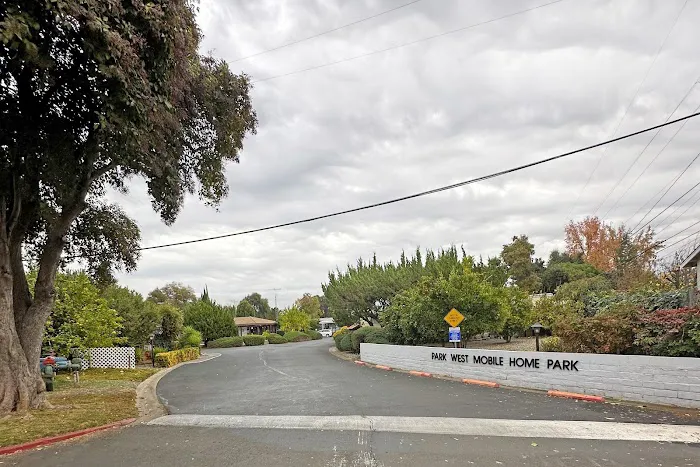 Park West Mobile Home Park Picture 10