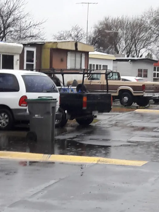 Capri Mobile Home Park Picture 2