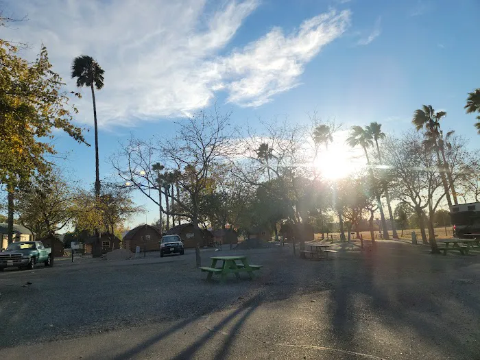 SacWest RV Park & Campground Picture 2