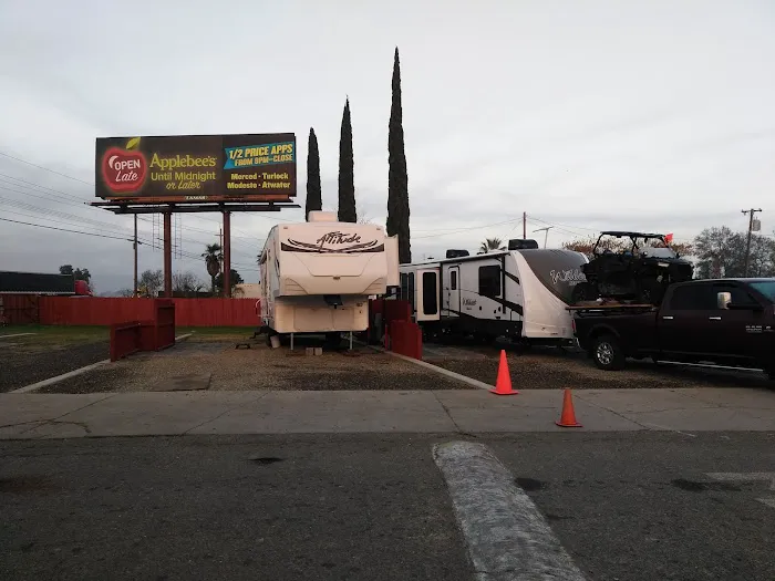 Modern Mobile Home Park Picture 8