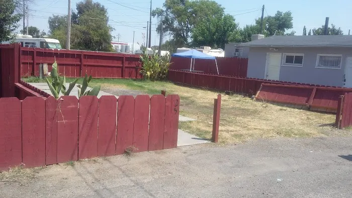 Modern Mobile Home Park Picture 9