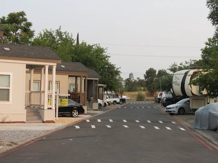 Sacramento Sun RV Park Picture 5