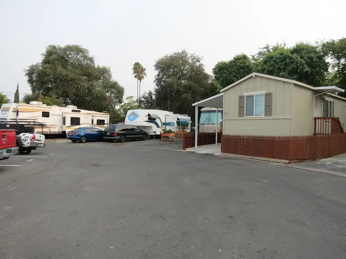 Sacramento Sun RV Park Picture 4