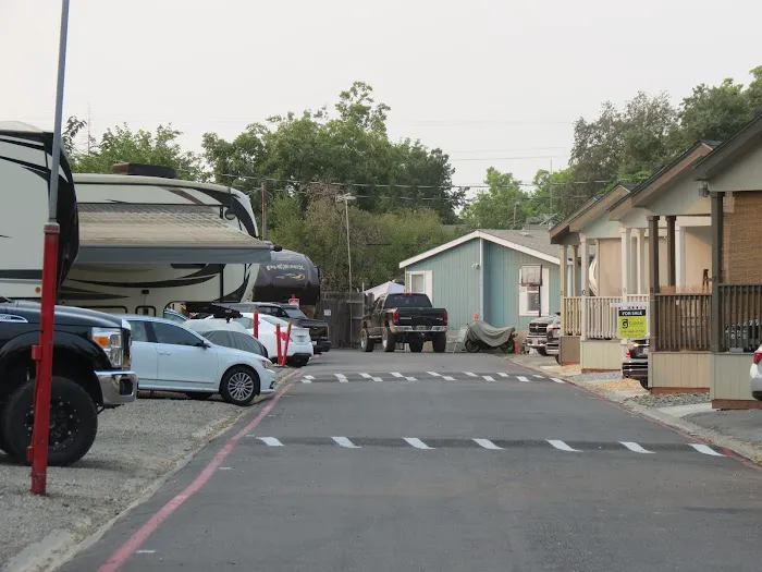 Sacramento Sun RV Park Picture 3