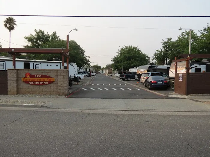 Sacramento Sun RV Park Picture 6
