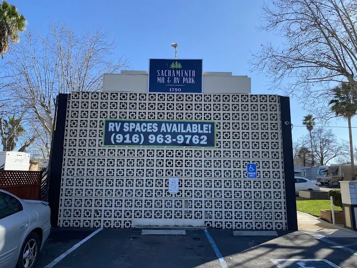 Sacramento Mobile Home & RV Park Picture 3