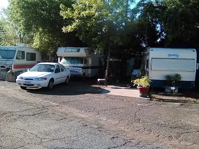 Sacramento Village RV & Mobile Home Park Picture 9