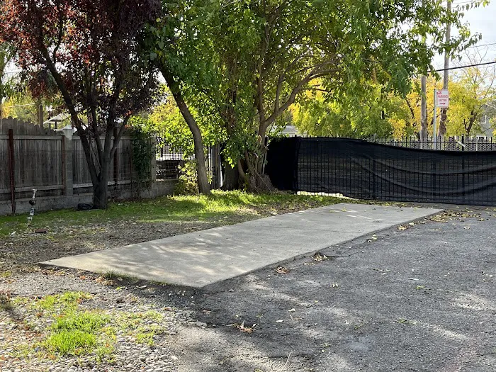 Sacramento Village RV & Mobile Home Park Picture 4