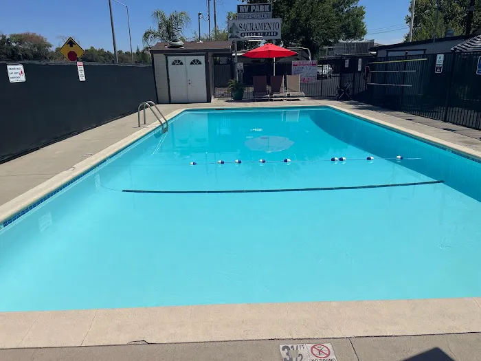 Sacramento Shade RV Park Picture 3