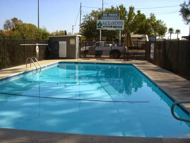 Sacramento Shade RV Park Picture 5