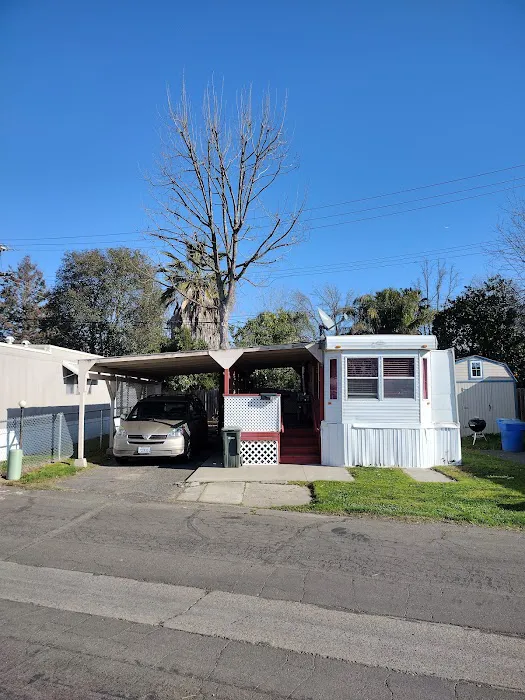 North Sacramento Mobile Home Park Picture 3