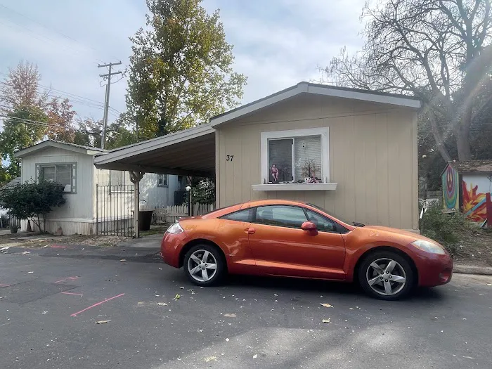 College Oaks MH & RV Park Picture 9