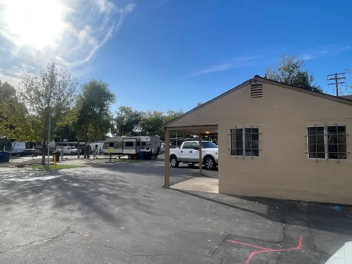 College Oaks MH & RV Park Picture 1