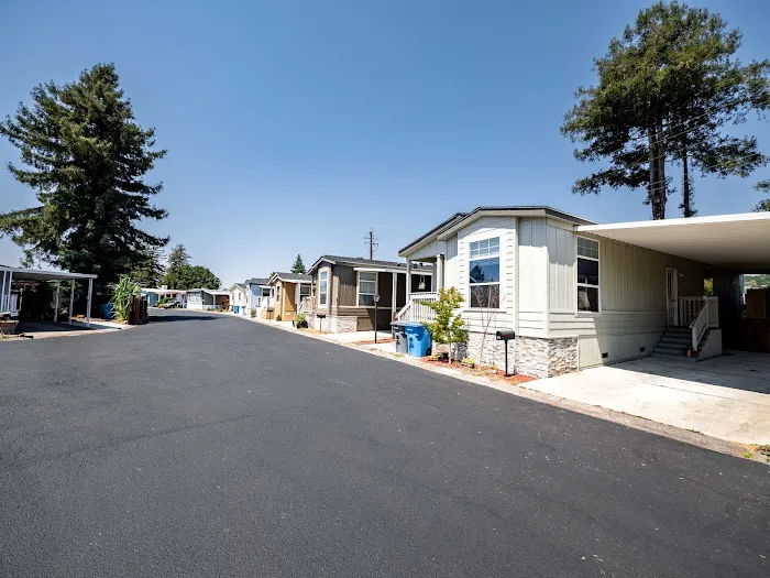 Coddingtown Mobile Home Park Picture 6