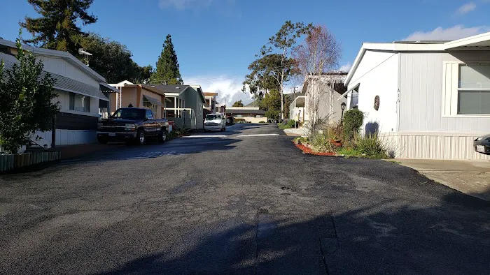 Colonial Manor Mobile Park Picture 9