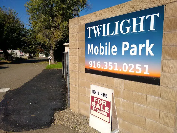 Twilight RV & Mobile Home Park Picture 4
