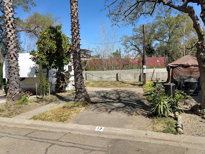 Auburn Villa Mobile Home Park Picture 4