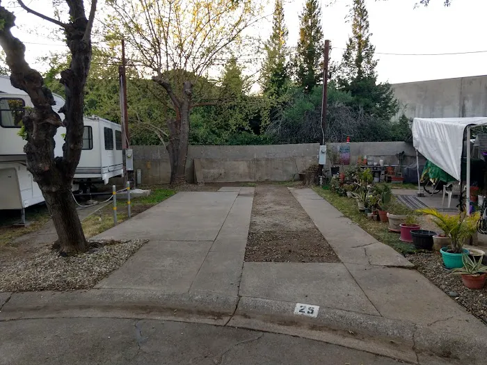 Auburn Villa Mobile Home Park Picture 6
