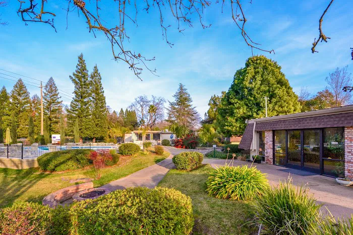 Heritage Oak Glen Mobile Home Park Picture 9