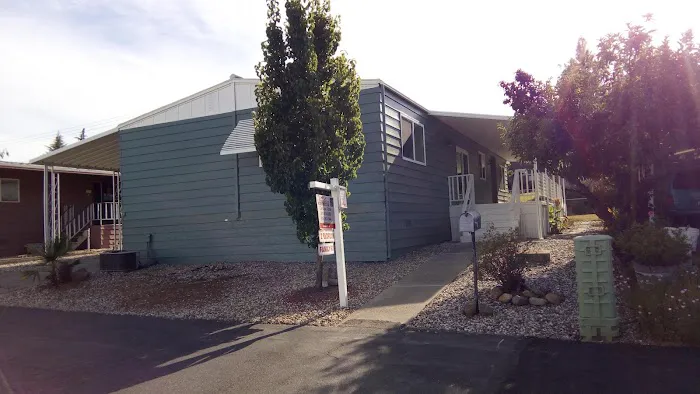 Heritage Oak Glen Mobile Home Park Picture 4