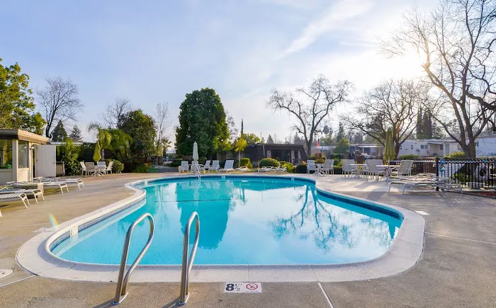 Heritage Oak Glen Mobile Home Park Picture 7