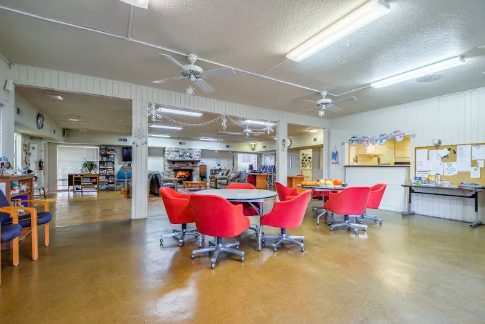 Heritage Oak Glen Mobile Home Park Picture 8