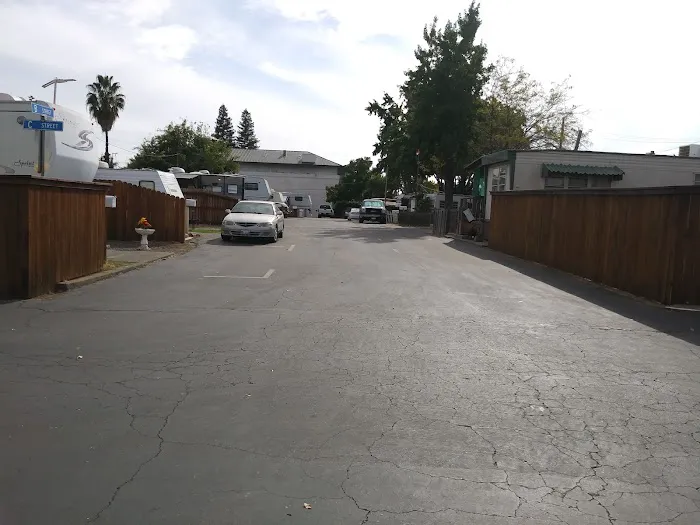 Pioneer RV Park and MHP Picture 7