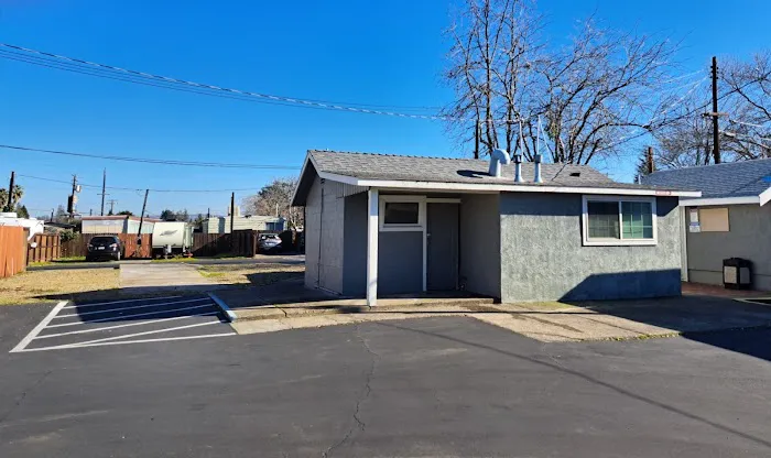 Pioneer RV Park and MHP Picture 4