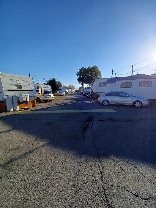 Fairfield MH & RV Park Picture 2