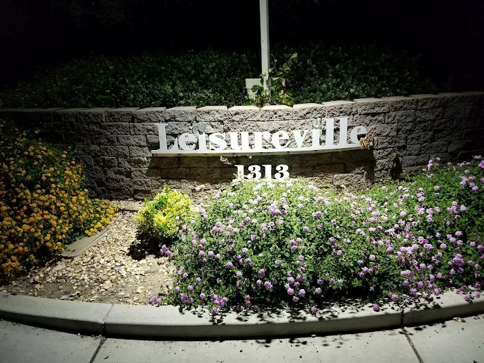 Leisureville Mobile Home Park Picture 1