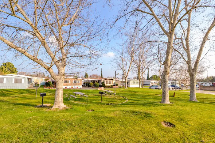 Meadowbrook Mobile Home Park Picture 6