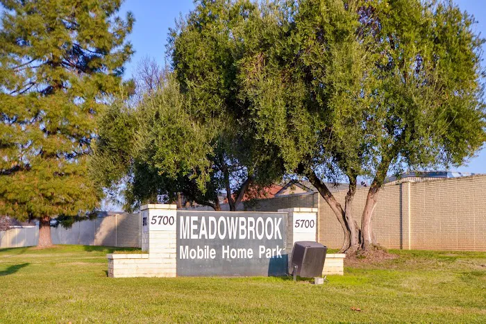 Meadowbrook Mobile Home Park Picture 10