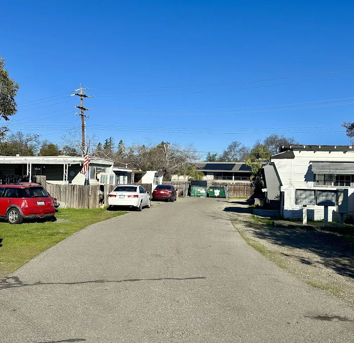 Auburn Vista Mobile Home Park Picture 3