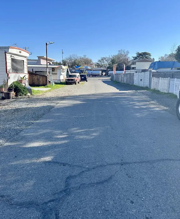 Auburn Vista Mobile Home Park Picture 1