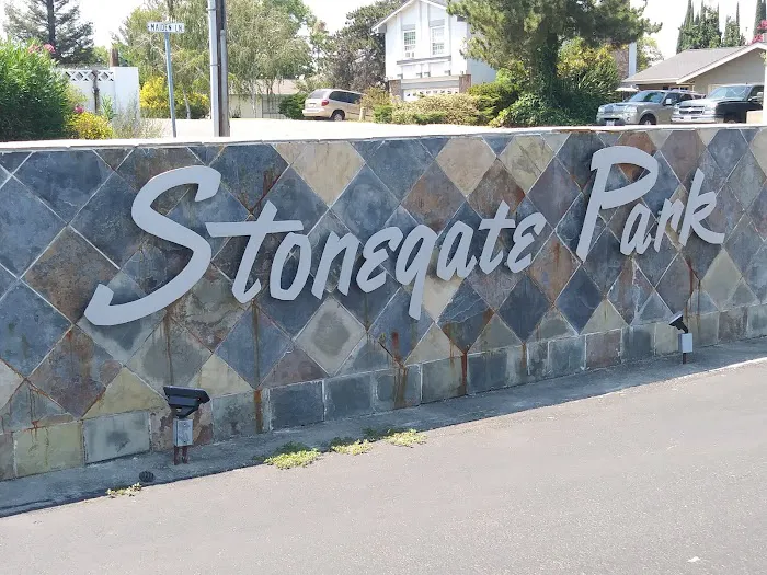 Stonegate Mobile Home Estates Picture 10