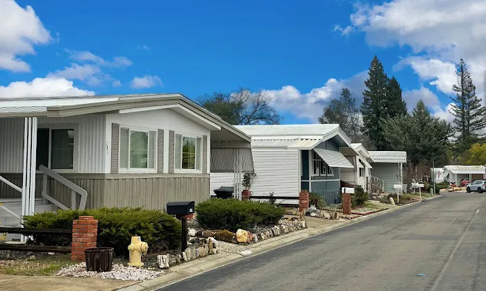 Lakeside Village Mobile Home Park Picture 1