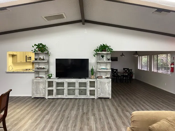 Lakeside Village Mobile Home Park Picture 6