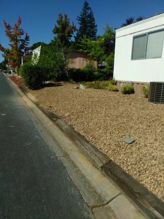 Lakeside Village Mobile Home Park Picture 8
