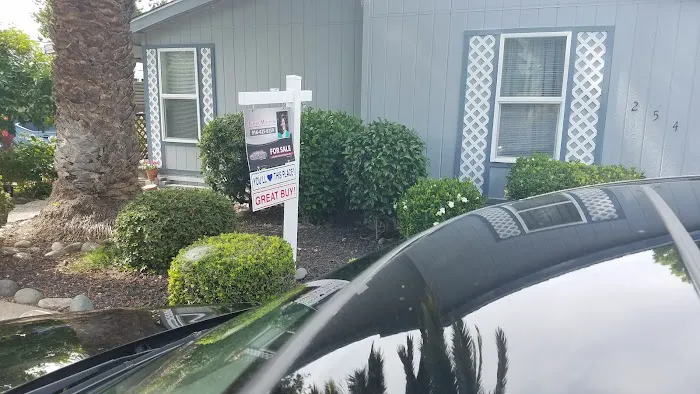 Lake Park Estates Picture 2